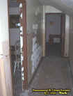 hallway1.jpg (22368 bytes)