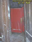 bathroomdoor.jpg (33273 bytes)