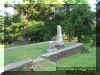 grave2.jpg (58063 bytes)