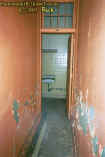 zbathroomhallway.jpg (41162 bytes)