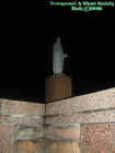 statueplatform.jpg (27181 bytes)