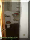 bathroom.jpg (21047 bytes)