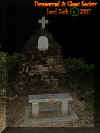 grave1.jpg (38489 bytes)