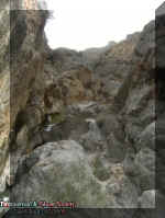 2giantcliff.jpg (88211 bytes)