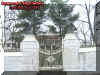 mansionentrance.jpg (63723 bytes)