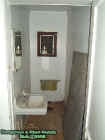 bathroom3.jpg (25182 bytes)